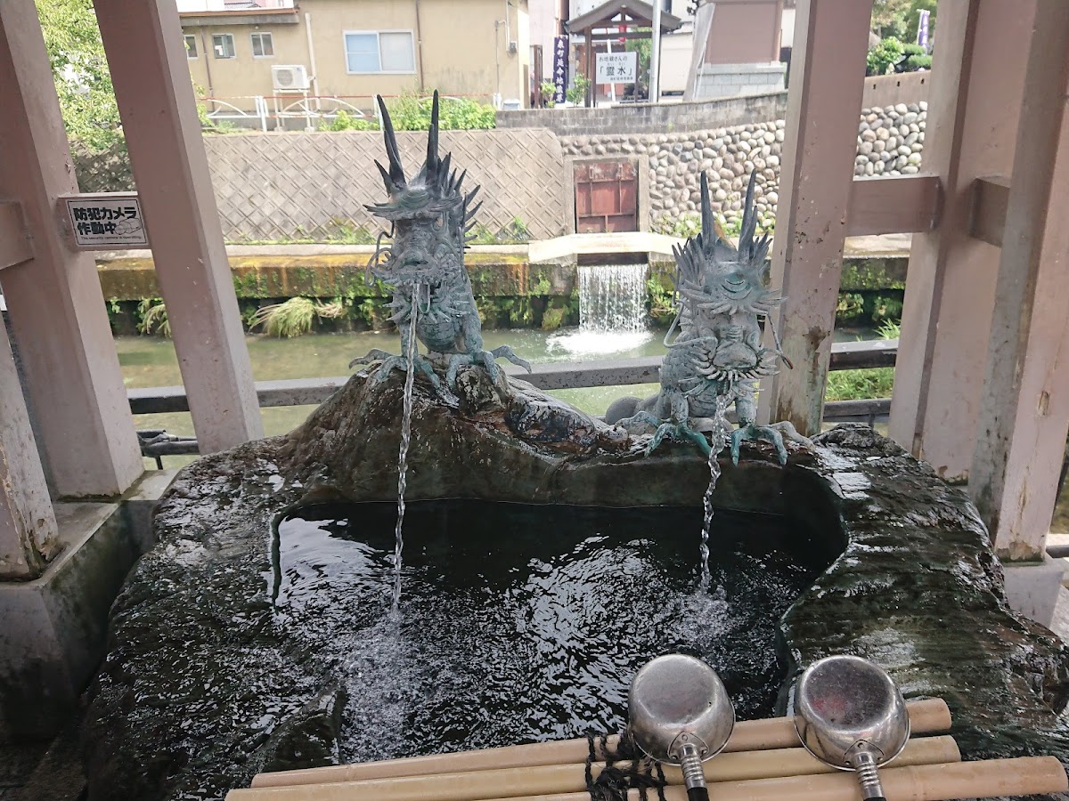地蔵尊の湧水